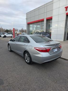 2017 Toyota Camry Hybrid SE