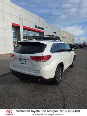 Blizzard Pearl 2017 Toyota Highlander XLE