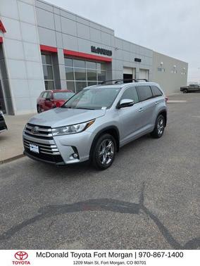 Celestial Silver Metallic 2017 Toyota Highlander Limited Platinum