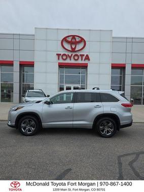 Celestial Silver Metallic 2017 Toyota Highlander Limited Platinum