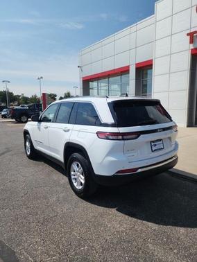 2023 Jeep Grand Cherokee Laredo