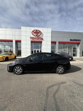 2022 Toyota Prius LE