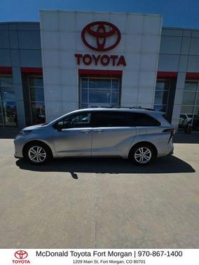 Celestial Silver Metallic 2022 Toyota Sienna XSE 7 Passenger