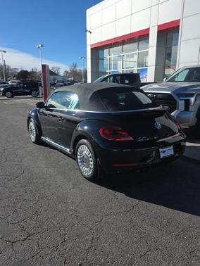 2015 Volkswagen Beetle Auto 1.8T w/Tech