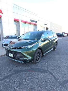 2025 Toyota Sienna Woodland Edition