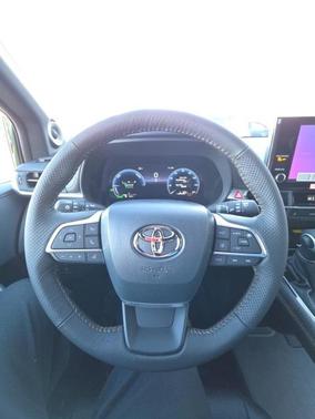 2025 Toyota Sienna Woodland Edition