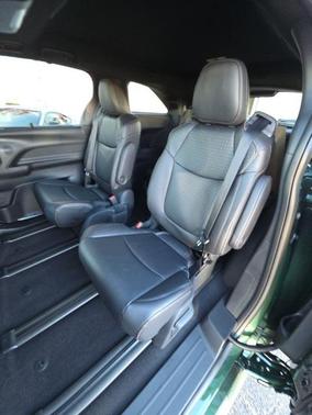 2025 Toyota Sienna Woodland Edition