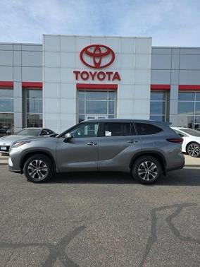 2026 Toyota Highlander XLE