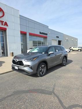 2026 Toyota Highlander XLE