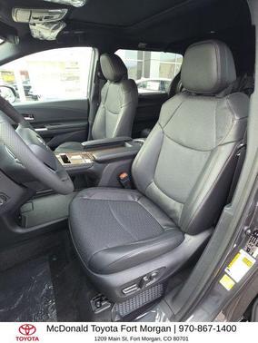 2025 Toyota Sienna Platinum