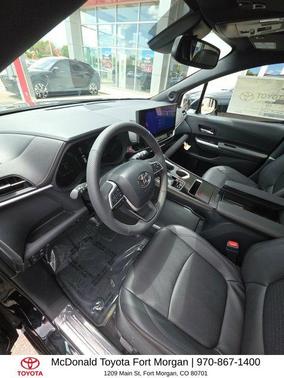 Midnight Black Metallic 2026 Toyota Sienna Woodland Edition