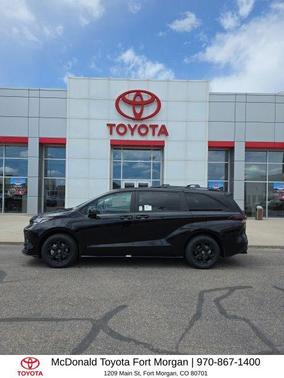 Midnight Black Metallic 2026 Toyota Sienna Woodland Edition