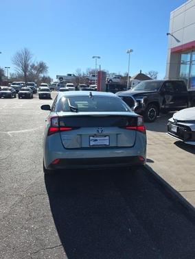 2022 Toyota Prius LE