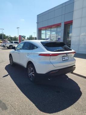 2023 Toyota Venza LE