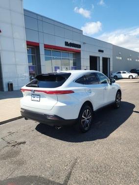 2023 Toyota Venza LE