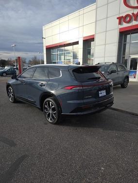 2025 Toyota Crown Signia XLE