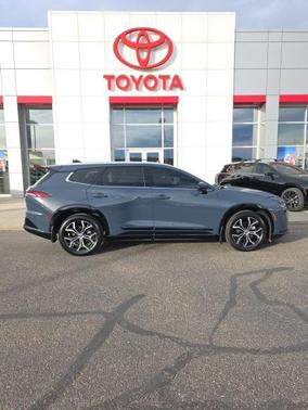 2025 Toyota Crown Signia XLE