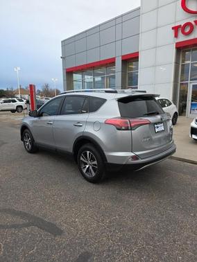 2017 Toyota RAV4 XLE