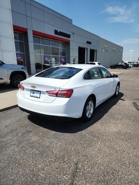 2022 Chevrolet Malibu FWD LT