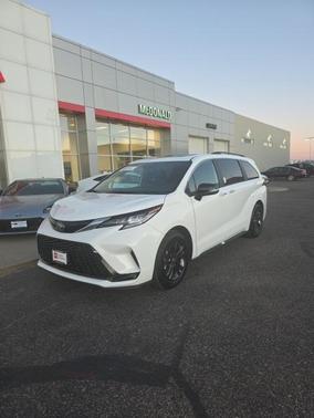 2024 Toyota Sienna XSE 7 Passenger