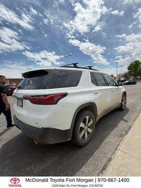 Summit White 2022 Chevrolet Traverse LT Leather