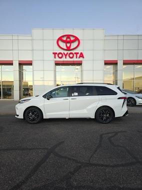 2025 Toyota Sienna XSE 7 Passenger