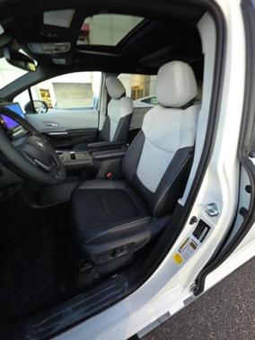 2025 Toyota Sienna XSE 7 Passenger