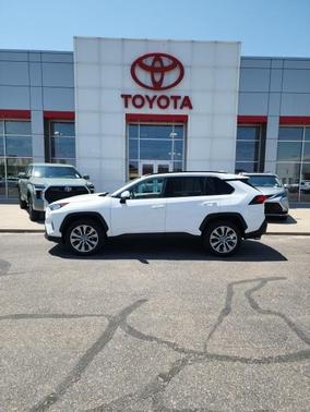 2020 Toyota RAV4 XLE Premium