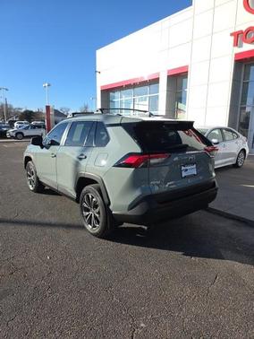 2022 Toyota RAV4 Hybrid XLE Premium
