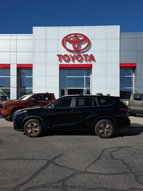 2023 Toyota Highlander Hybrid XLE