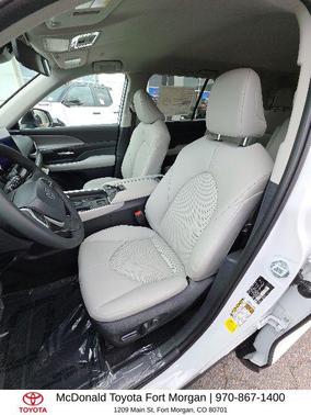 Wind Chill Pearl 2026 Toyota Grand Highlander XLE