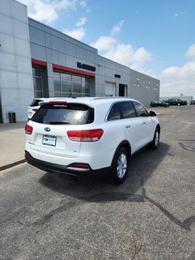 2016 Kia Sorento LX