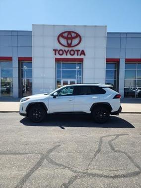 2022 Toyota RAV4 Hybrid SE
