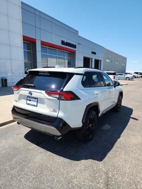 2022 Toyota RAV4 Hybrid SE