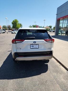 2022 Toyota RAV4 Hybrid SE