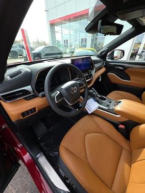 2026 Toyota Highlander Hybrid Platinum