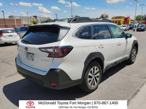 Crystal White Pearl 2023 Subaru Outback Premium