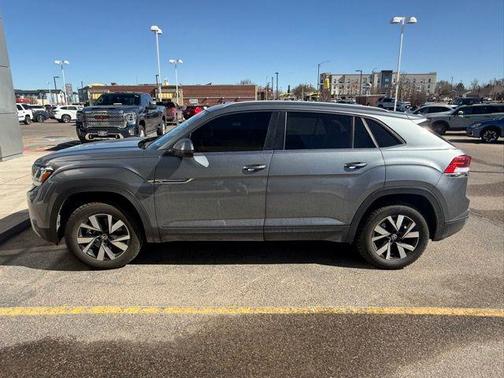 2022 Volkswagen Atlas Cross Sport 2.0T SE