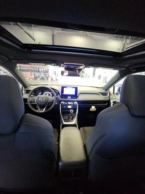 2025 Toyota RAV4 Hybrid SE