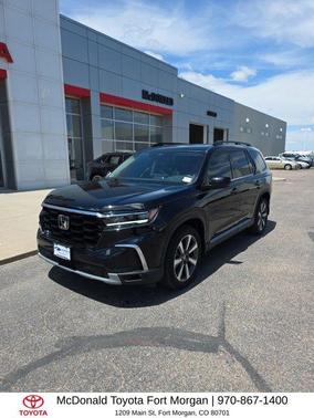 Crystal Black Pearl 2024 Honda Pilot Touring 8-Passenger