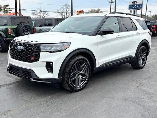 2025 Ford Explorer ST