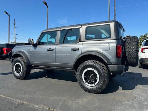 2025 Ford Bronco Base 4 Door 4x4