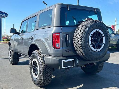 2025 Ford Bronco Base 4 Door 4x4
