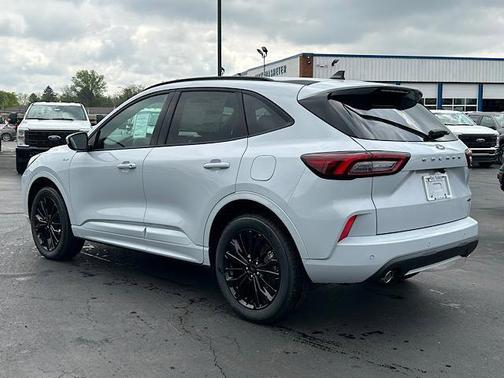2025 Ford Escape ST-Line Elite