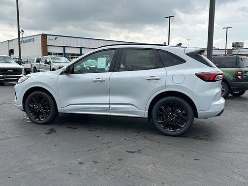 2025 Ford Escape ST-Line Elite