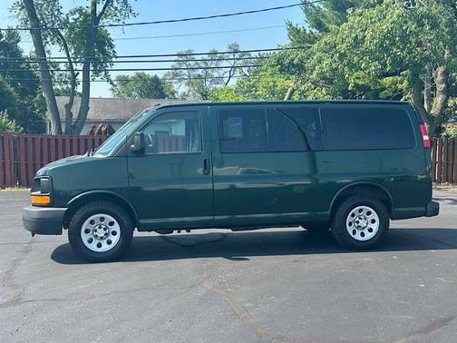 2011 Chevrolet Express 1500 LS