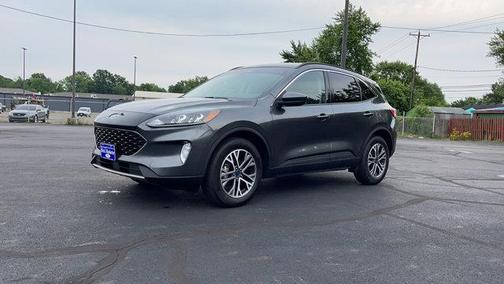 Photo 3 of 50 of 2020 Ford Escape SEL