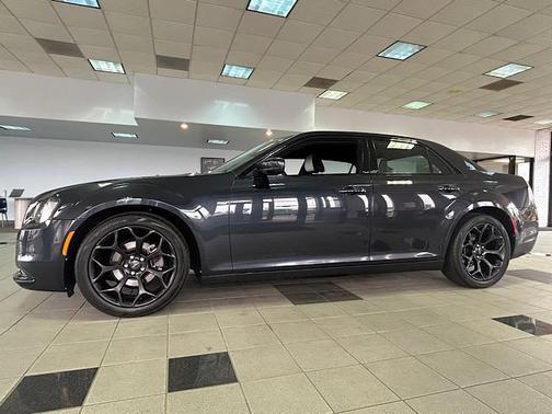 2019 Chrysler 300 S