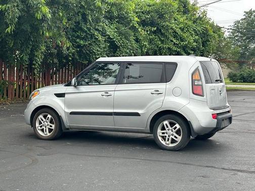 2011 Kia Soul +