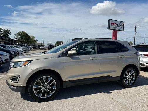 Beige 2017 Ford Edge Titanium